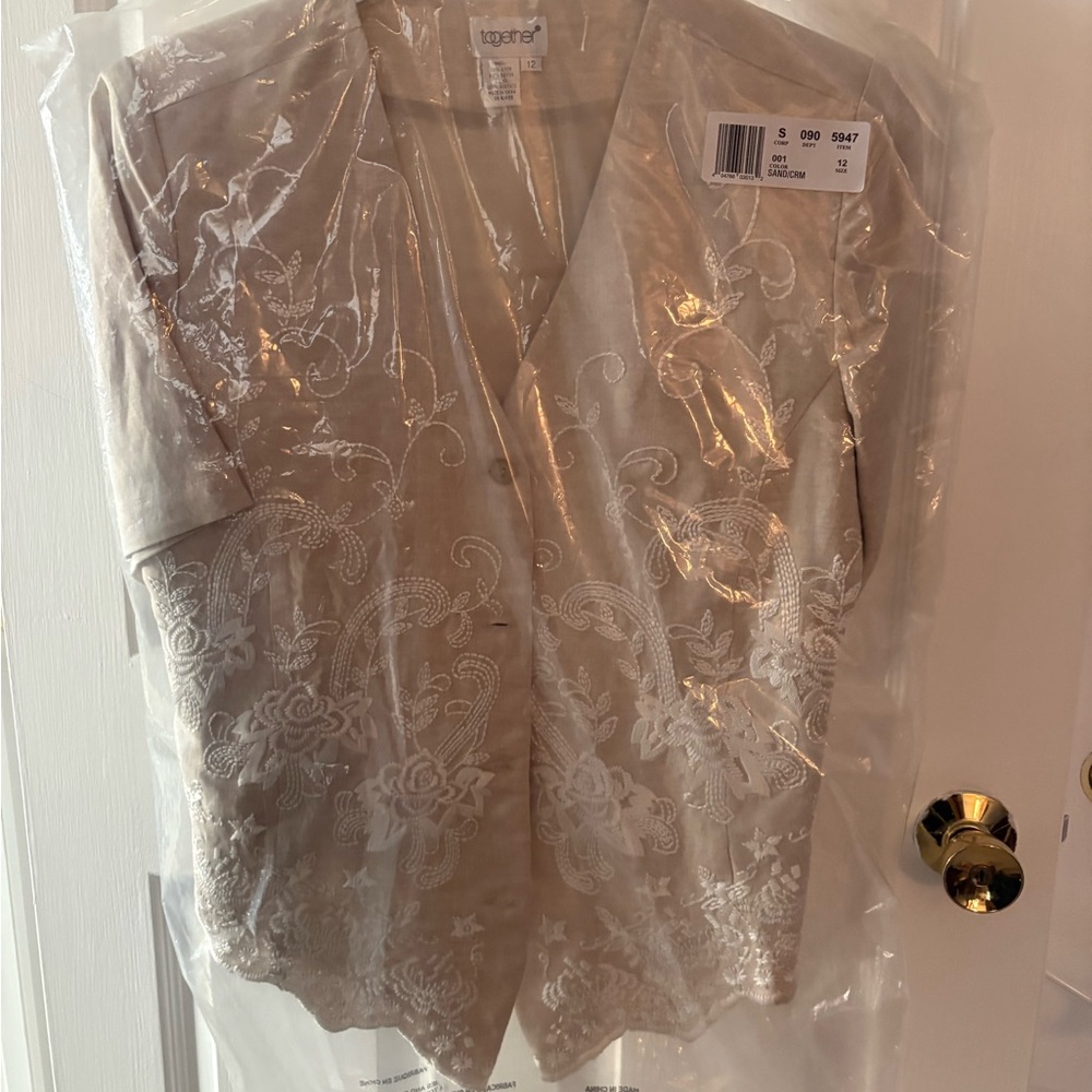 NWT Together Beige Linen Blend Top - Picture 8 of 8